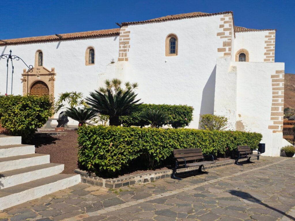 Zakup nieruchomości za granicą może wydawać się skomplikowanym procesem, jednak przy odpowiednim przygotowaniu jest całkiem prosty